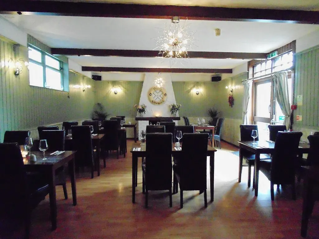 Cedar Inn Edinburgh 3*,