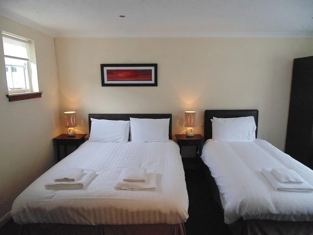Cedar Inn Edinburgh