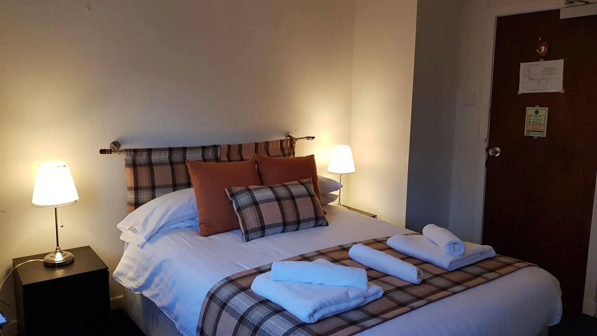 Cedar Inn Edimburgo
